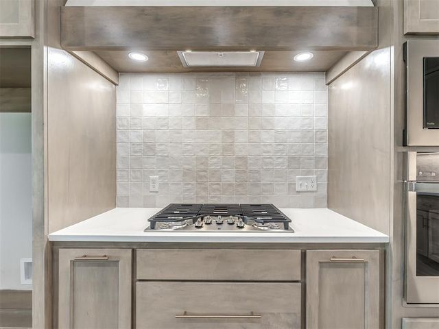 2114 W Cole Drive, Mustang, OK 73064