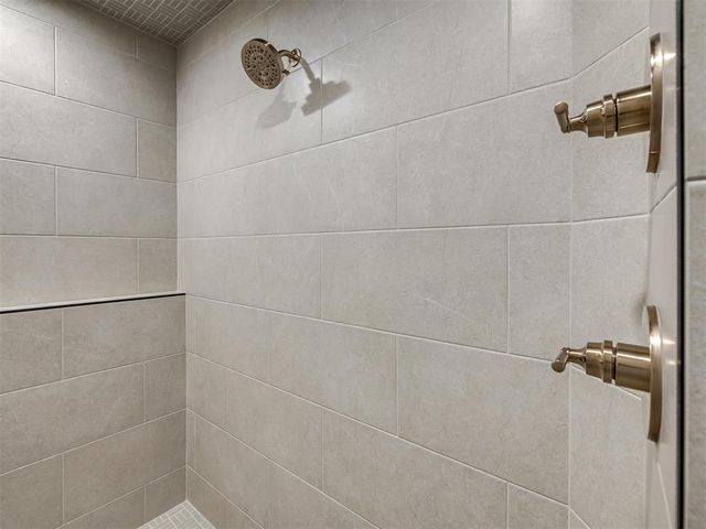 2114 W Cole Drive, Mustang, OK 73064