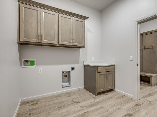 2114 W Cole Drive, Mustang, OK 73064