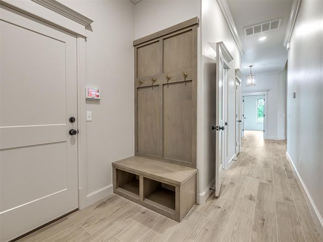 2114 W Cole Drive, Mustang, OK 73064