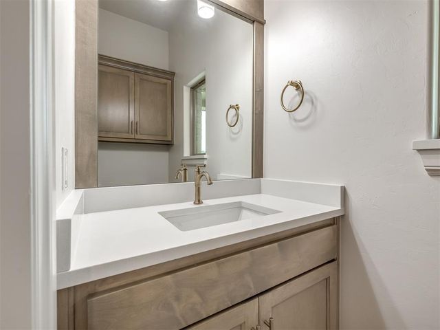 2114 W Cole Drive, Mustang, OK 73064