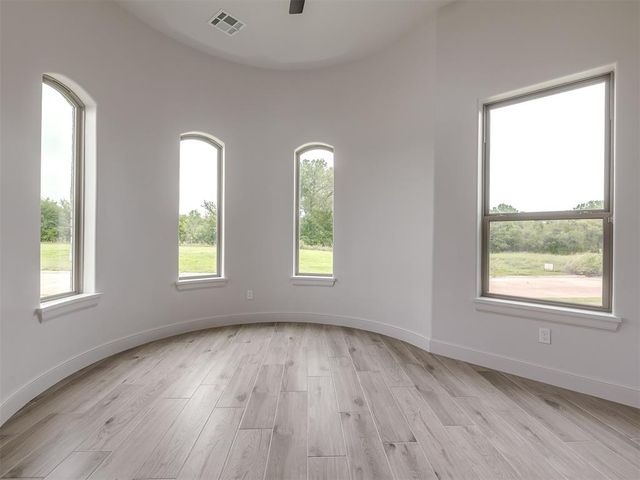 2114 W Cole Drive, Mustang, OK 73064