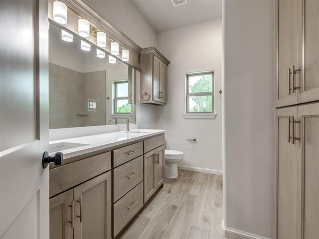 2114 W Cole Drive, Mustang, OK 73064