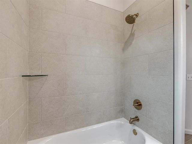 2114 W Cole Drive, Mustang, OK 73064