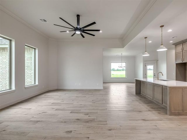 2114 W Cole Drive, Mustang, OK 73064