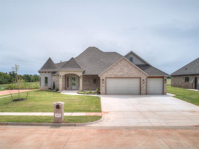 2114 W Cole Drive, Mustang, OK 73064