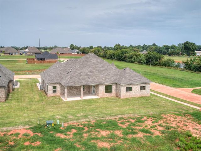 2114 W Cole Drive, Mustang, OK 73064