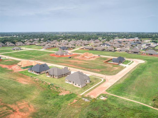 2114 W Cole Drive, Mustang, OK 73064