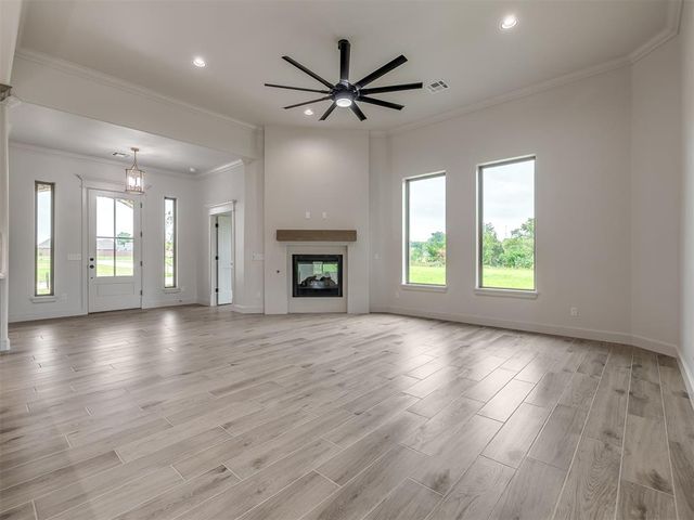 2114 W Cole Drive, Mustang, OK 73064