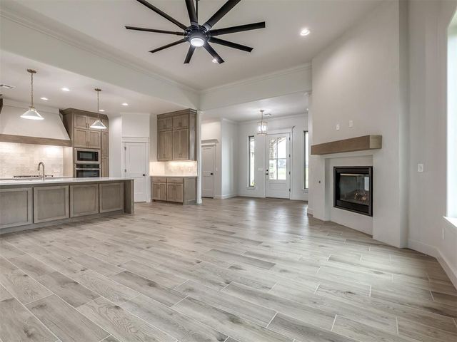 2114 W Cole Drive, Mustang, OK 73064