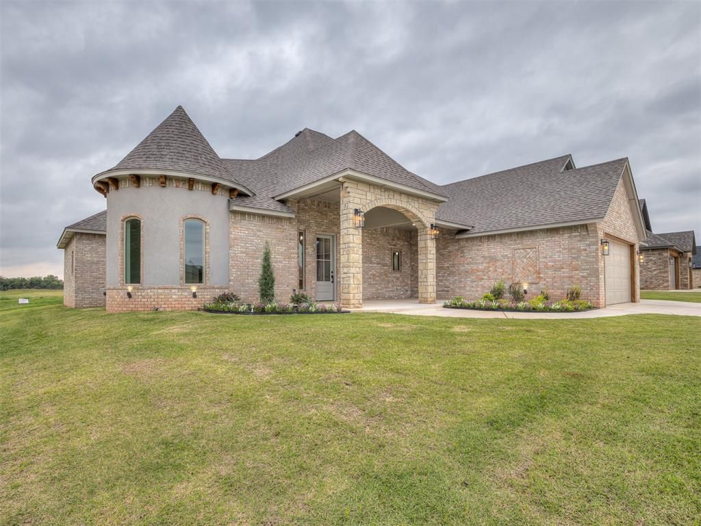 2114 W Cole Drive, Mustang, OK 73064