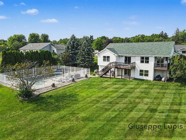 5870 Terrace Ridge Drive, Rockford, MI 49341
