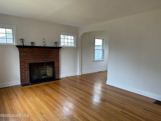 25 Brigadier Street, Albany, NY 12205