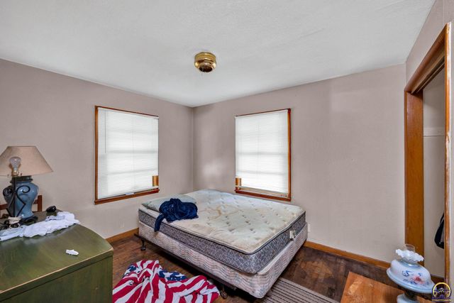 2104 SE California AVE, Topeka, KS 66605