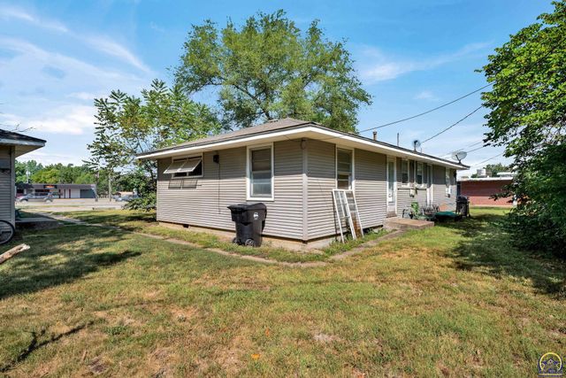 2104 SE California AVE, Topeka, KS 66605