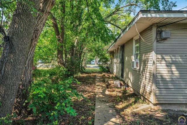 2104 SE California AVE, Topeka, KS 66605