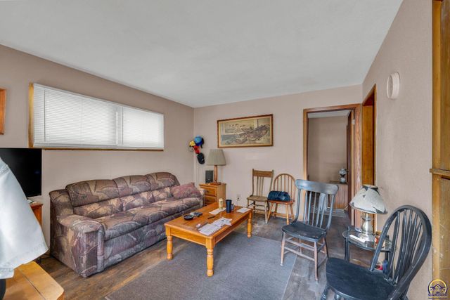 2104 SE California AVE, Topeka, KS 66605