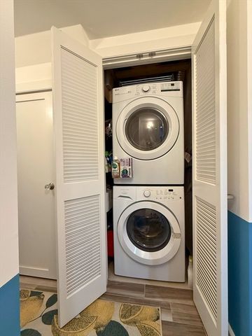 495 E 4th St 1, Boston, MA 02127