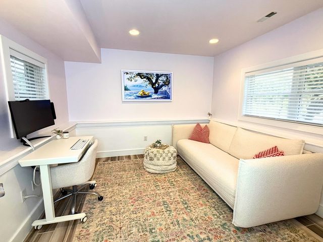 495 E 4th St 1, Boston, MA 02127