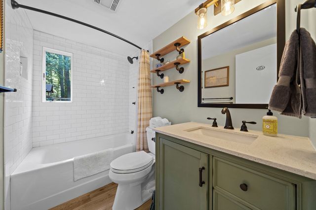 75 Oak St, Pembroke, MA 02359