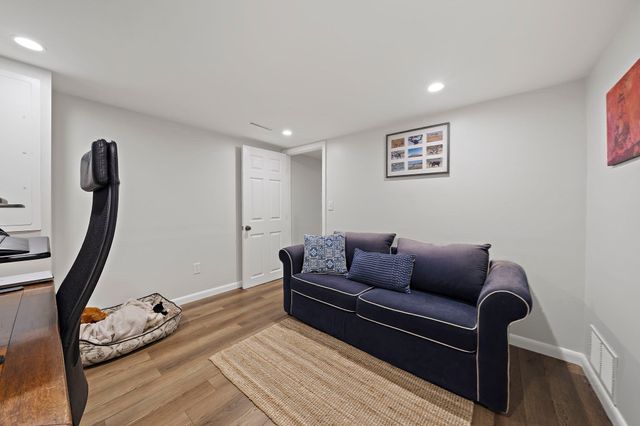 75 Oak St, Pembroke, MA 02359