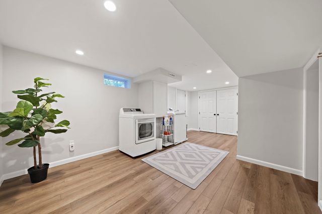 75 Oak St, Pembroke, MA 02359