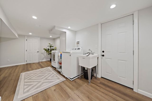 75 Oak St, Pembroke, MA 02359