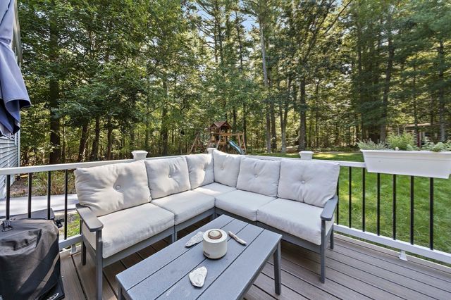 75 Oak St, Pembroke, MA 02359