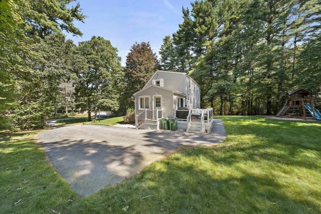 75 Oak St, Pembroke, MA 02359