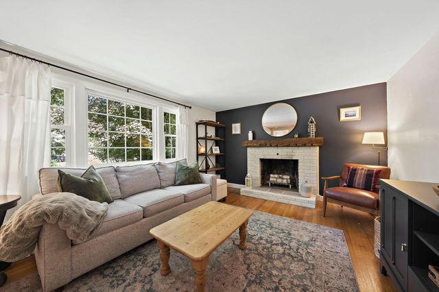 75 Oak St, Pembroke, MA 02359