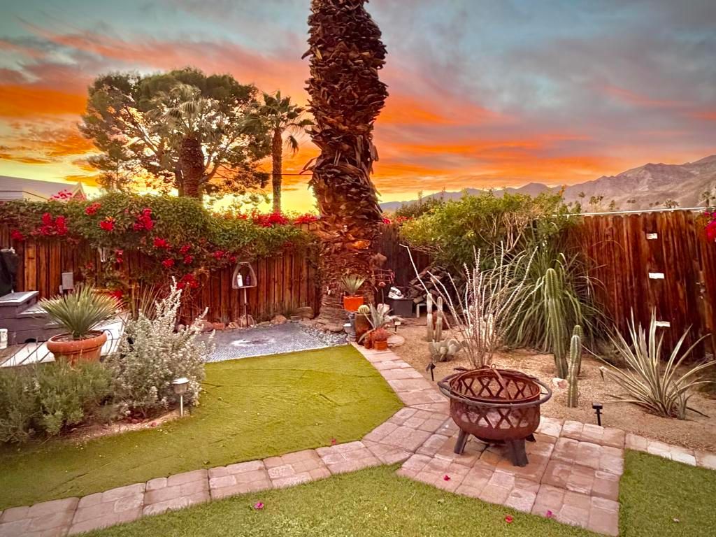 Image 6 of property listing at 310 Via Don Benito, Cathedral City, CA 92234
