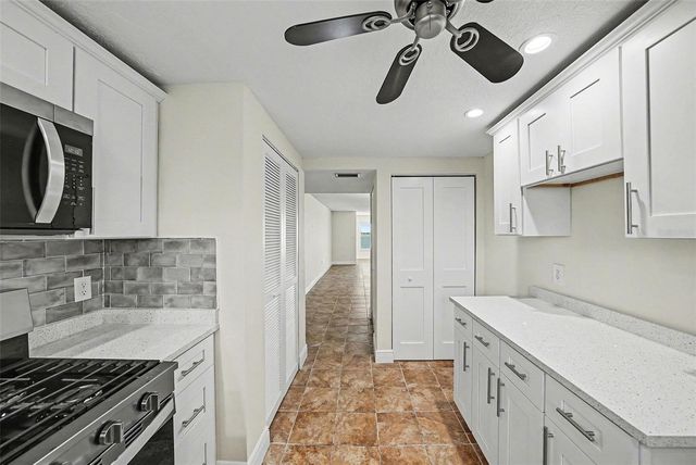 5980 SHORE BOULEVARD S 111, Gulfport, FL 33707