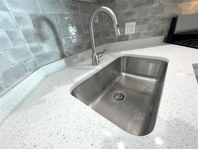 5980 SHORE BOULEVARD S 111, Gulfport, FL 33707