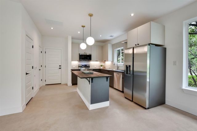 10918 Ridgeway ST, Leander, TX 78645