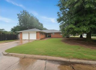 101 Burton Place, Edmond, OK 73013