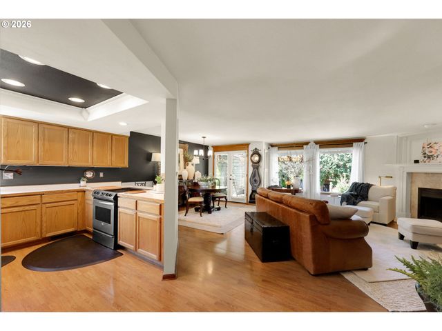 2776 DAYNA Ln, Eugene, OR 97408