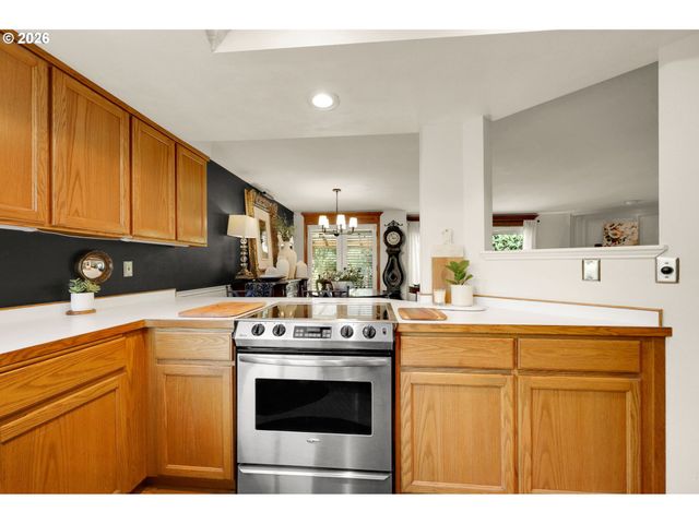 2776 DAYNA Ln, Eugene, OR 97408