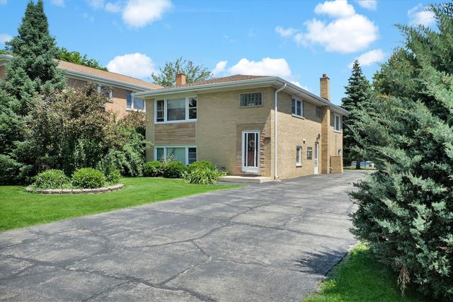 227 S Hale Street, Addison, IL 60101