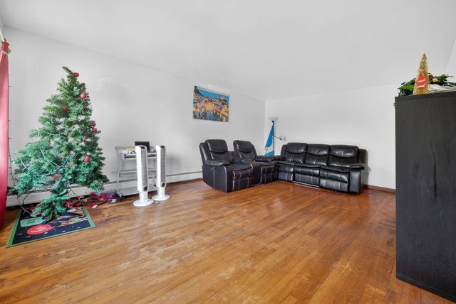 227 S Hale Street, Addison, IL 60101
