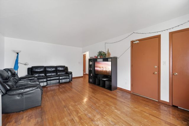 227 S Hale Street, Addison, IL 60101