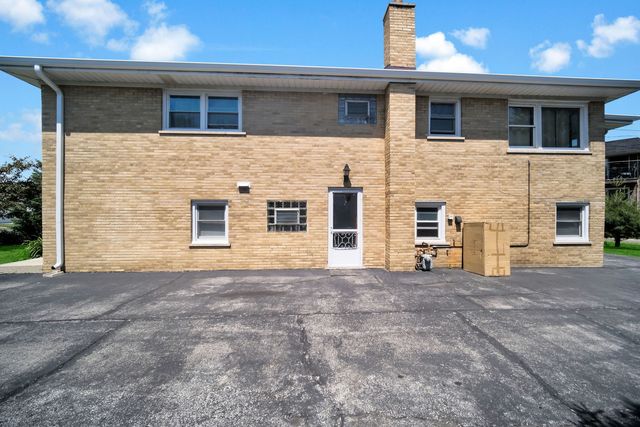 227 S Hale Street, Addison, IL 60101