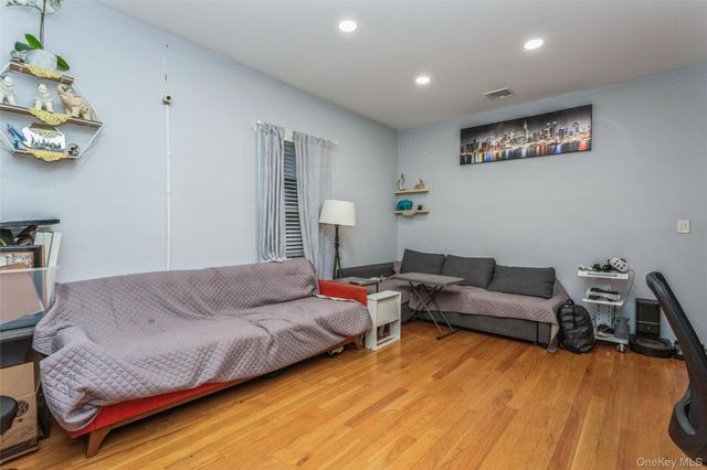 327 N 7th Avenue, Mount Vernon, NY 10550