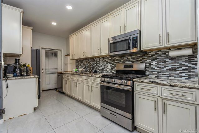 327 N 7th Avenue, Mount Vernon, NY 10550