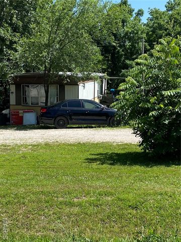 314 State Route Dd A & B, St James, MO 65559