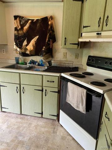 314 State Route Dd A & B, St James, MO 65559