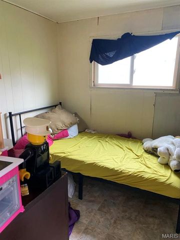 314 State Route Dd A & B, St James, MO 65559