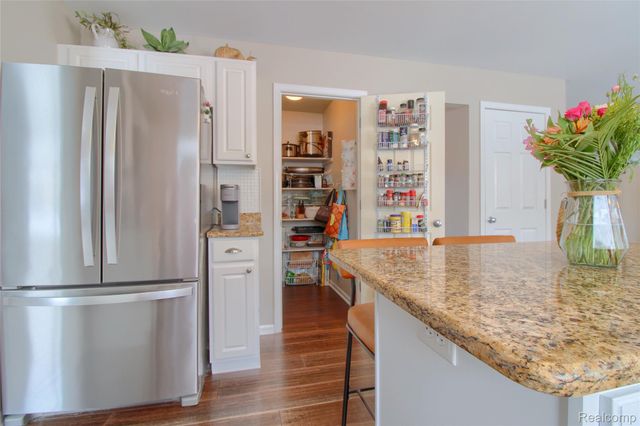 42933 Sadie Lane, Van Buren Charter Township, MI 48111