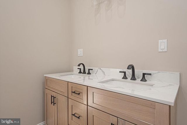 9405 LAKE VIEW DR, Berlin, MD 21811