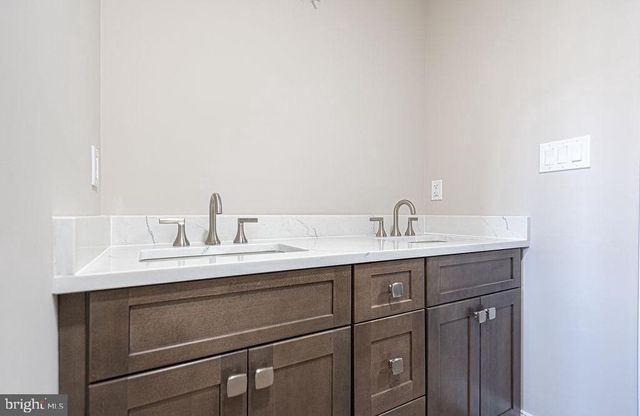 9405 LAKE VIEW DR, Berlin, MD 21811