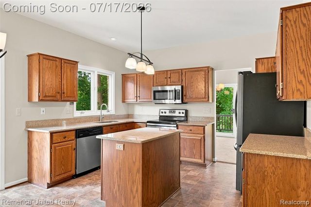 24597 Edgewood Drive, Novi, MI 48374